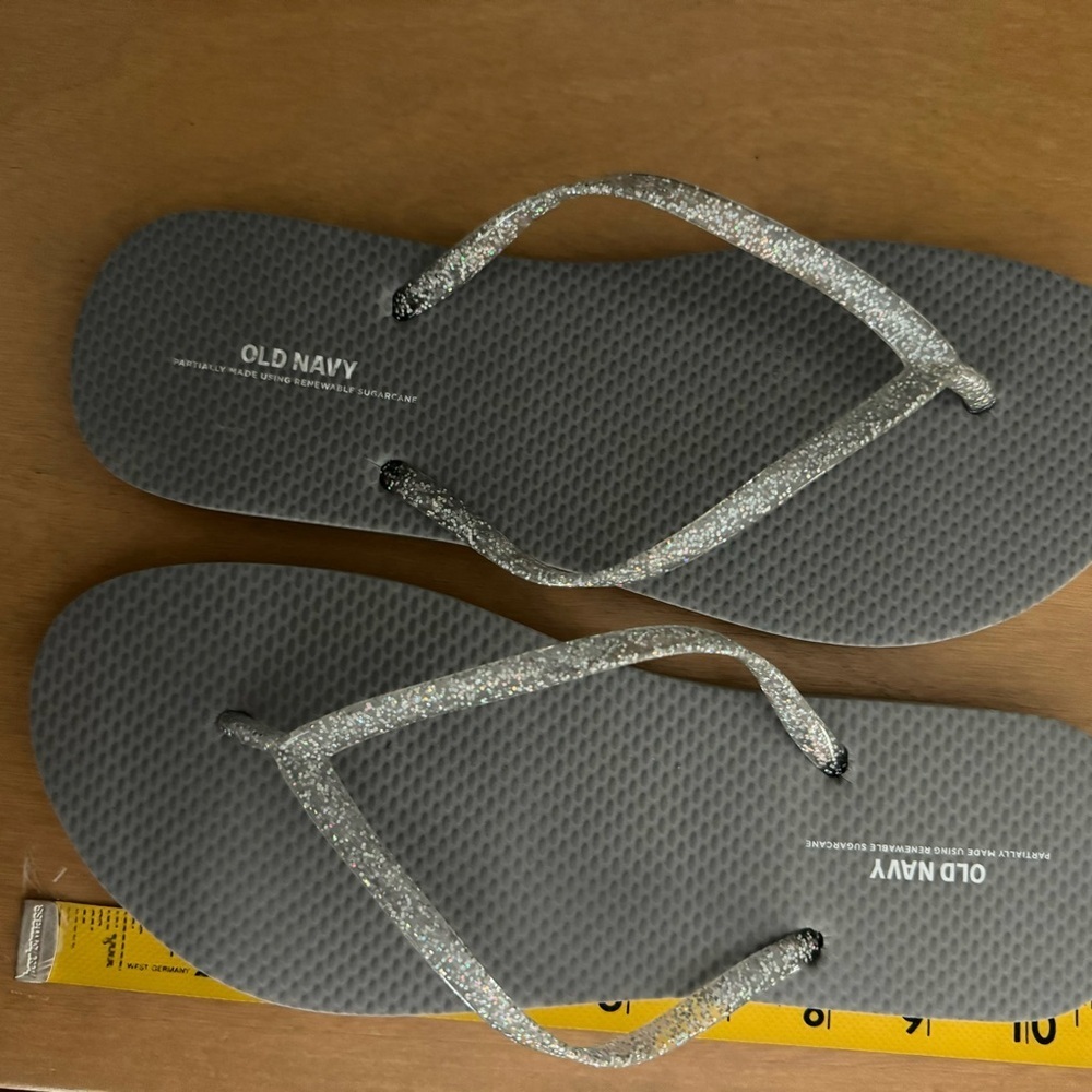Old Navy Silver Glitter Flip Flops